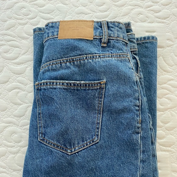 Vero Moda straight leg jeans - Picture 2 of 8